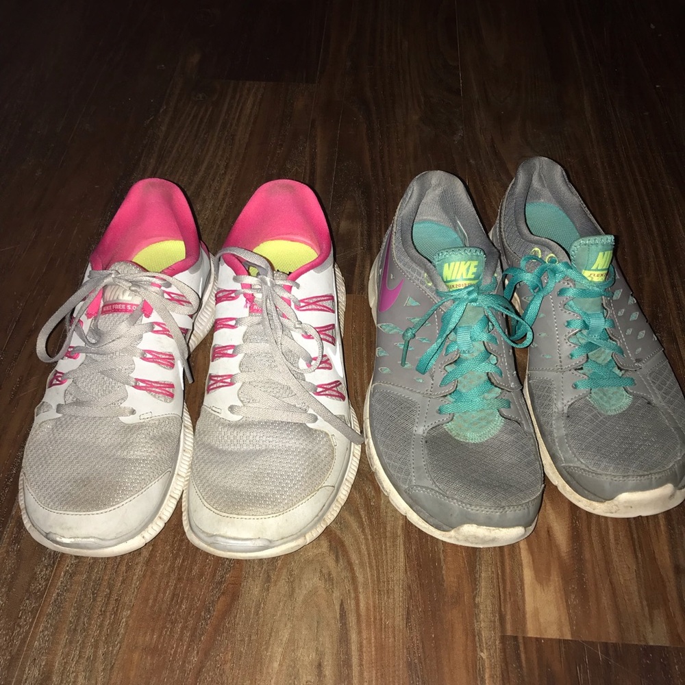 2 pair of Nike running shoes